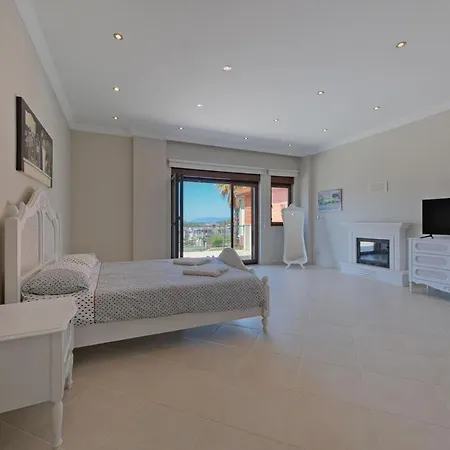 Large And Lovely Private Vilă Fethiye