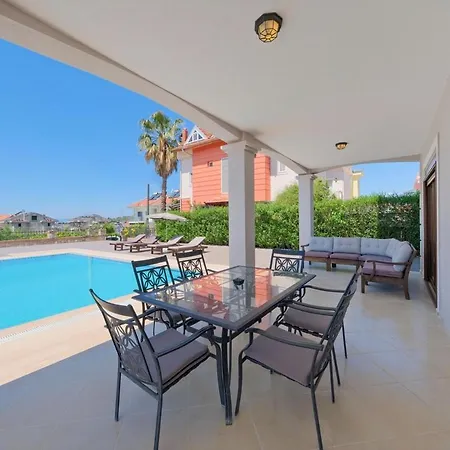 Vila Large And Lovely Private Fethiye