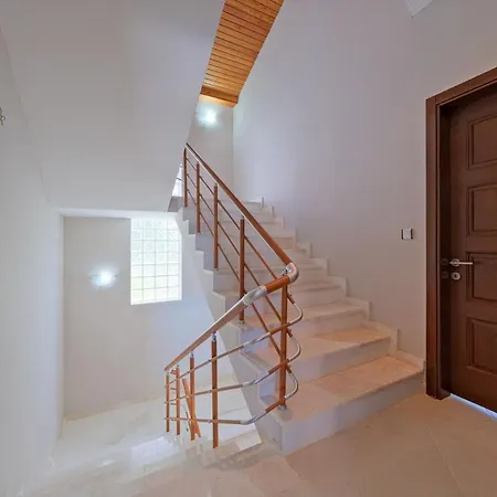 Large And Lovely Private Vila