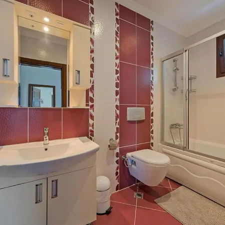 Large And Lovely Private * 费特希耶